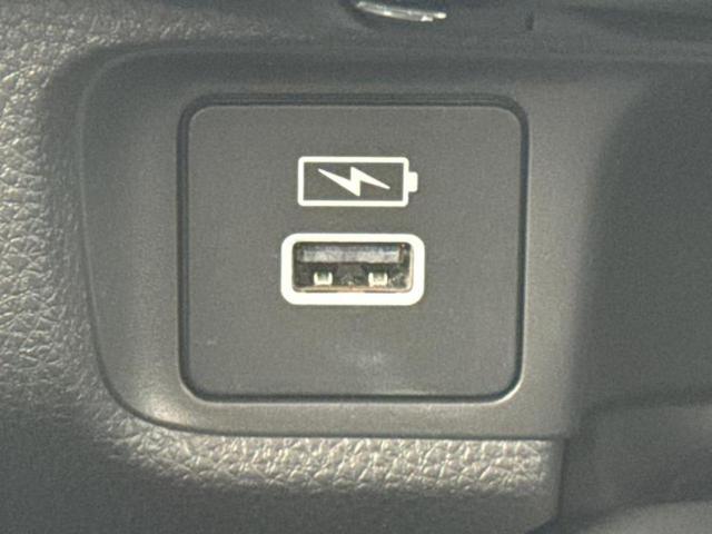 ヴェゼル ｅＨＥＶ　Ｚ　保証書／純正　９インチ　ＳＤナビ／ホンダセンシング／シートヒーター／車線逸脱防止支援システム／シート　ハーフレザー／電動バックドア／ドライブレコーダー　前後／ヘッドランプ　ＬＥＤ／ＵＳＢジャック（38枚目）