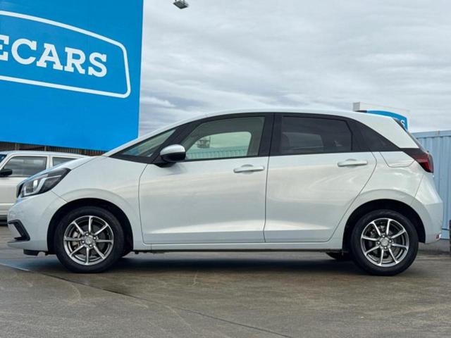 フィット ホーム　保証書／純正　ＳＤナビ／ホンダセンシング／車線逸脱防止支援システム／シート　ハーフレザー／ヘッドランプ　ＬＥＤ／ＵＳＢジャック／Ｂｌｕｅｔｏｏｔｈ接続／ＥＴＣ／ＥＢＤ付ＡＢＳ／横滑り防止装置（2枚目）