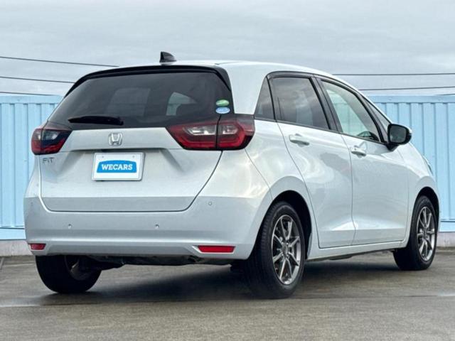 フィット ホーム　保証書／純正　ＳＤナビ／ホンダセンシング／車線逸脱防止支援システム／シート　ハーフレザー／ヘッドランプ　ＬＥＤ／ＵＳＢジャック／Ｂｌｕｅｔｏｏｔｈ接続／ＥＴＣ／ＥＢＤ付ＡＢＳ／横滑り防止装置（3枚目）