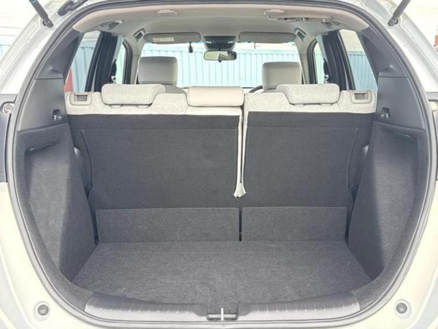 フィット ホーム　保証書／純正　ＳＤナビ／ホンダセンシング／車線逸脱防止支援システム／シート　ハーフレザー／ヘッドランプ　ＬＥＤ／ＵＳＢジャック／Ｂｌｕｅｔｏｏｔｈ接続／ＥＴＣ／ＥＢＤ付ＡＢＳ／横滑り防止装置（8枚目）