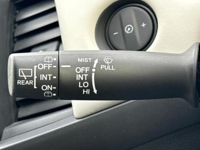 フィット ホーム　保証書／純正　ＳＤナビ／ホンダセンシング／車線逸脱防止支援システム／シート　ハーフレザー／ヘッドランプ　ＬＥＤ／ＵＳＢジャック／Ｂｌｕｅｔｏｏｔｈ接続／ＥＴＣ／ＥＢＤ付ＡＢＳ／横滑り防止装置（15枚目）