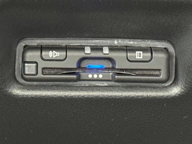 フィット ホーム　保証書／純正　ＳＤナビ／ホンダセンシング／車線逸脱防止支援システム／シート　ハーフレザー／ヘッドランプ　ＬＥＤ／ＵＳＢジャック／Ｂｌｕｅｔｏｏｔｈ接続／ＥＴＣ／ＥＢＤ付ＡＢＳ／横滑り防止装置（17枚目）