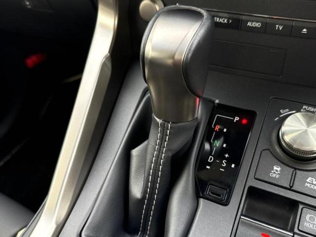 ＮＸ ＮＸ３００ｈブラックシークエンス　保証書／純正　１０インチ　ＳＤナビ／プリクラッシュセーフティ／シートヒーター　前席／車線逸脱防止支援システム／シート　合皮／電動バックドア／ドライブレコーダー　社外／ヘッドランプ　ＬＥＤ　バックカメラ（18枚目）