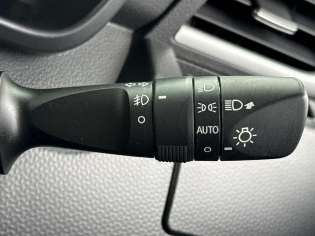 トール カスタムＧターボＳＡ３　新品タイヤ／エアロ／社外　９インチ　ＳＤナビ／スマートアシスト（トヨタ・ダイハツ）／両側電動スライドドア／車線逸脱防止支援システム／ヘッドランプ　ＨＩＤ／ＵＳＢジャック／Ｂｌｕｅｔｏｏｔｈ接続（15枚目）