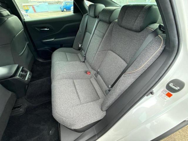 クラウンクロスオーバー ４ＷＤ　Ｇアドバンスド　新品タイヤ／保証書／ディスプレイオーディオ＋ナビ／デジタルインナーミラー／トヨタセーフティセンス／全方位モニター／車線逸脱防止支援システム／シート　ハーフレザー／電動バックドア　衝突被害軽減システム（7枚目）