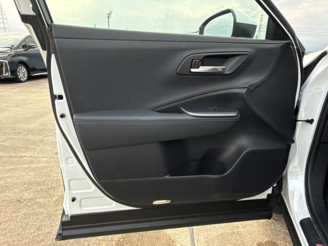 クラウンクロスオーバー ４ＷＤ　Ｇアドバンスド　新品タイヤ／保証書／ディスプレイオーディオ＋ナビ／デジタルインナーミラー／トヨタセーフティセンス／全方位モニター／車線逸脱防止支援システム／シート　ハーフレザー／電動バックドア　衝突被害軽減システム（20枚目）