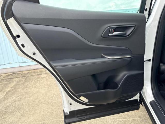 クラウンクロスオーバー ４ＷＤ　Ｇアドバンスド　新品タイヤ／保証書／ディスプレイオーディオ＋ナビ／デジタルインナーミラー／トヨタセーフティセンス／全方位モニター／車線逸脱防止支援システム／シート　ハーフレザー／電動バックドア　衝突被害軽減システム（22枚目）