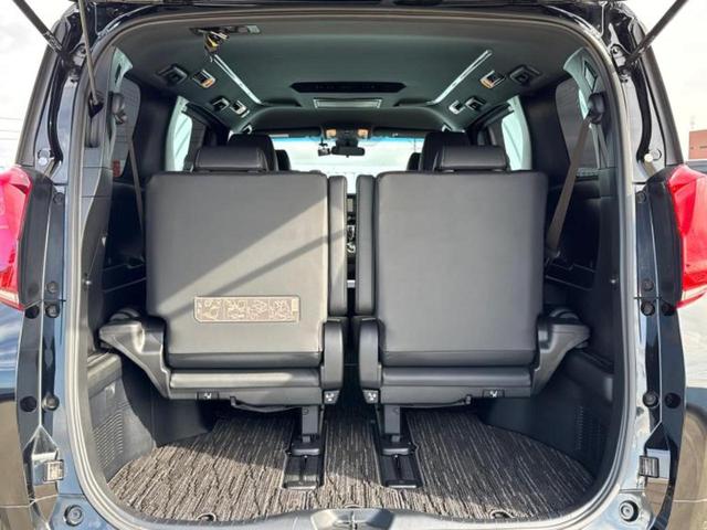 アルファード Ｓタイプゴールド２　新品タイヤ／ディスプレイオーディオ＋ナビ９インチ／フリップダウンモニター／トヨタセーフティセンス／両側電動スライドドア／車線逸脱防止支援システム／シート　ハーフレザー／電動バックドア　バックカメラ（20枚目）