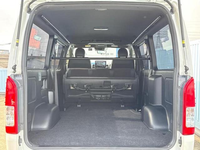 ハイエースバン ロングスーパーＧＬダークプライム２　保証書／社外　１１インチ　ＳＤナビ／デジタルインナーミラー／トヨタセーフティセンス／両側電動スライドドア／パノラミックビューモニター／車線逸脱防止支援システム／ドライブレコーダー　前後　全周囲カメラ（19枚目）