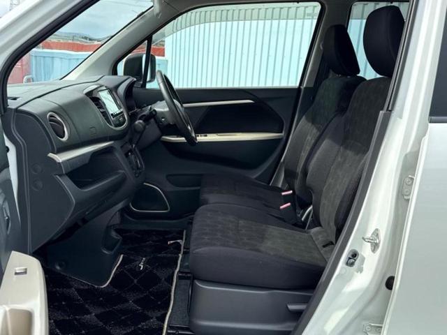 ワゴンＲスティングレー Ｊスタイル　保証書／社外　ＳＤナビ／衝突安全装置／シートヒーター／ヘッドランプ　ＨＩＤ／ＥＢＤ付ＡＢＳ／横滑り防止装置／アイドリングストップ／フルセグＴＶ／エアバッグ　運転席／エアバッグ　助手席　ワンオーナー（6枚目）