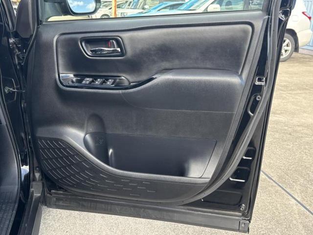 ノア ハイブリッドＳｉダブルバイビー２　保証書／純正　９インチ　ＳＤナビ／衝突安全装置／両側電動スライドドア／シートヒーター　前席／車線逸脱防止支援システム／シート　ハーフレザー／ドライブレコーダー　前後／ヘッドランプ　ＬＥＤ　バックカメラ（22枚目）