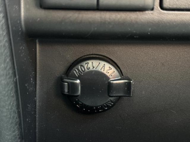 ノア ハイブリッドＳｉダブルバイビー２　保証書／純正　９インチ　ＳＤナビ／衝突安全装置／両側電動スライドドア／シートヒーター　前席／車線逸脱防止支援システム／シート　ハーフレザー／ドライブレコーダー　前後／ヘッドランプ　ＬＥＤ　バックカメラ（40枚目）