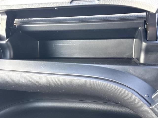 ノア ハイブリッドＳｉダブルバイビー２　保証書／純正　９インチ　ＳＤナビ／衝突安全装置／両側電動スライドドア／シートヒーター　前席／車線逸脱防止支援システム／シート　ハーフレザー／ドライブレコーダー　前後／ヘッドランプ　ＬＥＤ　バックカメラ（42枚目）