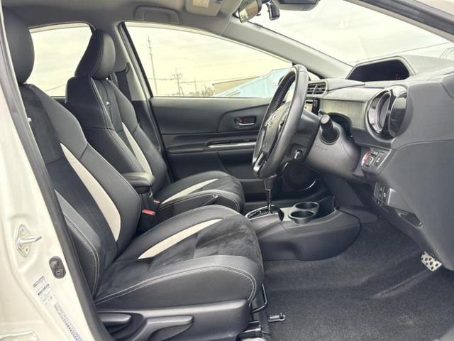 アクア Ｇ　Ｇｓ　新品タイヤ／社外　９インチ　ＳＤナビ／トヨタセーフティセンス／車線逸脱防止支援システム／シート　ハーフレザー／ドライブレコーダー　社外／ヘッドランプ　ＬＥＤ／Ｂｌｕｅｔｏｏｔｈ接続／ＥＴＣ　ＤＶＤ再生（4枚目）