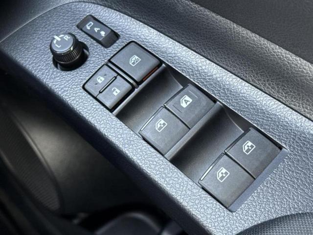 �ԑI�тɂ͂��Y�݂������̂ł��I��̓I�ȍw���܂ł͌������Ă��Ȃ����ǎԂ͋C�ɂȂ�Ƃ������q�l���劽�}�ł��I���񒆌Îԍw���̑����̂���`���������Ă��������I