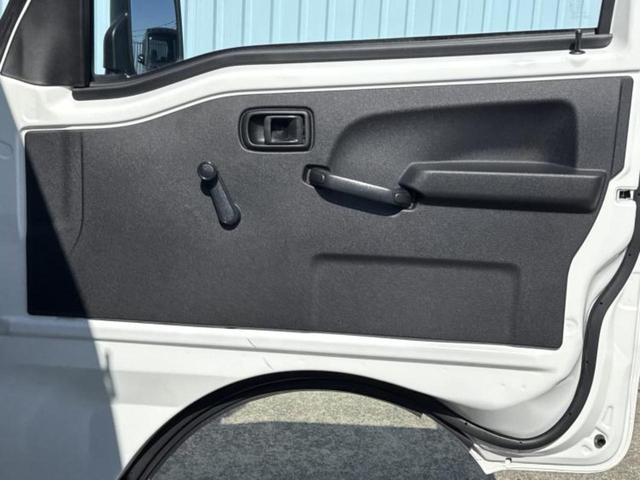 ハイゼットトラック 4WDスタンダード 保証書/スマートアシスト(トヨタ・ダイハツ)/登録済未使用車/ABS/横滑り防止装置/アイドリングストップ/禁煙車/パワーステアリング/オートライト/オートハイビーム/マニュアルエアコン/取扱説明書(8枚目)