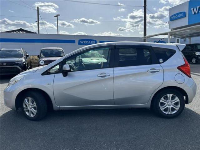 ノート Ｘ　ＤＩＧ－Ｓ　新品タイヤ／純正　ＳＤナビ／ＥＢＤ付ＡＢＳ／アイドリングストップ／ワンセグＴＶ／禁煙車／パワーウインドウ／エンジンスタートボタン／キーレスエントリー／オートエアコン／パワーステアリング　ワンオーナー（2枚目）