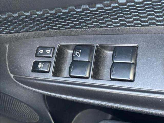 ノート Ｘ　ＤＩＧ－Ｓ　新品タイヤ／純正　ＳＤナビ／ＥＢＤ付ＡＢＳ／アイドリングストップ／ワンセグＴＶ／禁煙車／パワーウインドウ／エンジンスタートボタン／キーレスエントリー／オートエアコン／パワーステアリング　ワンオーナー（13枚目）