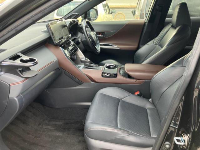 ハリアーハイブリッド Ｚレザーパッケージ　新品タイヤ／ＪＢＬ／保証書／純正　ＳＤナビ／デジタルインナーミラー／トヨタセーフティセンス／シートエアコン／パノラミックビューモニター／車線逸脱防止支援システム／シート　フルレザー／電動バックドア（5枚目）