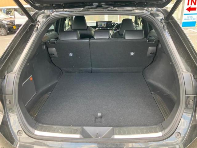 ハリアーハイブリッド Ｚレザーパッケージ　新品タイヤ／ＪＢＬ／保証書／純正　ＳＤナビ／デジタルインナーミラー／トヨタセーフティセンス／シートエアコン／パノラミックビューモニター／車線逸脱防止支援システム／シート　フルレザー／電動バックドア（7枚目）