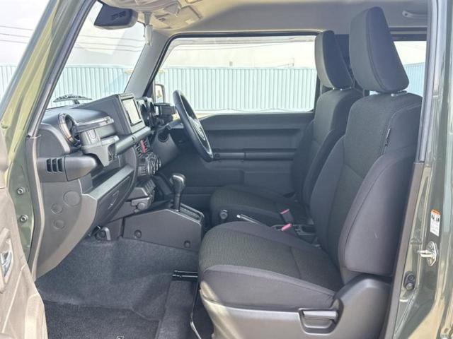 ジムニー ４ＷＤ　ＸＣ　保証書／ディスプレイオーディオ／セーフティサポート（スズキ）／シートヒーター　前席／車線逸脱防止支援システム／ヘッドランプ　ＬＥＤ／ＵＳＢジャック／Ｂｌｕｅｔｏｏｔｈ接続／ＥＢＤ付ＡＢＳ　ターボ（6枚目）