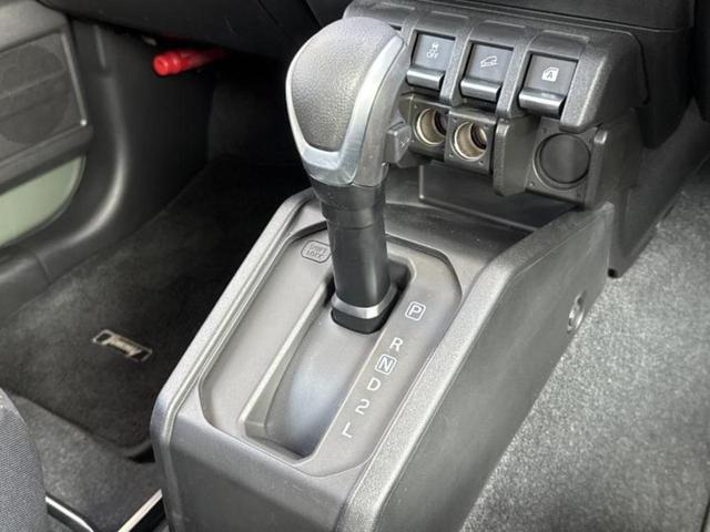 ジムニー ４ＷＤ　ＸＣ　保証書／ディスプレイオーディオ／セーフティサポート（スズキ）／シートヒーター　前席／車線逸脱防止支援システム／ヘッドランプ　ＬＥＤ／ＵＳＢジャック／Ｂｌｕｅｔｏｏｔｈ接続／ＥＢＤ付ＡＢＳ　ターボ（15枚目）