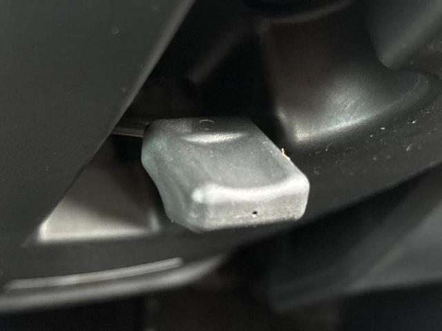 ジムニー ４ＷＤ　ＸＣ　保証書／ディスプレイオーディオ／セーフティサポート（スズキ）／シートヒーター　前席／車線逸脱防止支援システム／ヘッドランプ　ＬＥＤ／ＵＳＢジャック／Ｂｌｕｅｔｏｏｔｈ接続／ＥＢＤ付ＡＢＳ　ターボ（42枚目）