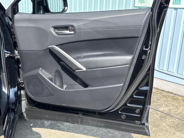 カローラクロス ハイブリッドＺ　モデリスタエアロ／保証書／ディスプレイオーディオ＋ナビ１０．５インチ／トヨタセーフティセンス／シートヒーター　前席／車線逸脱防止支援システム／シート　ハーフレザー／電動バックドア　衝突被害軽減システム（20枚目）