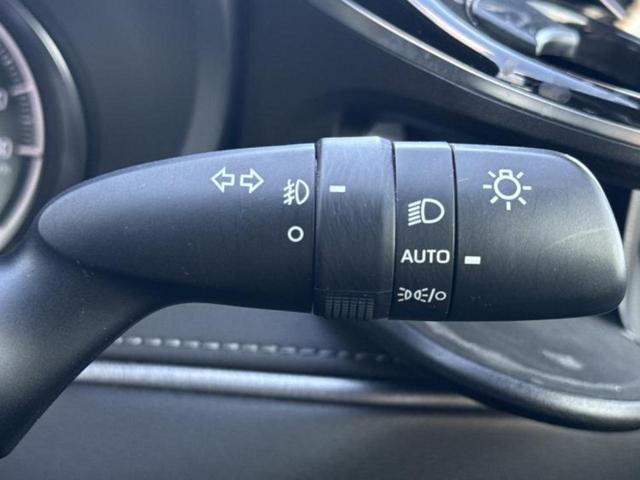 ハリアーハイブリッド ４ＷＤ　Ｇ　新品タイヤ／保証書／純正　８インチ　ＳＤナビ／デジタルインナーミラー／トヨタセーフティセンス／車線逸脱防止支援システム／シート　ハーフレザー／電動バックドア／ドライブレコーダー　純正　バックカメラ（15枚目）