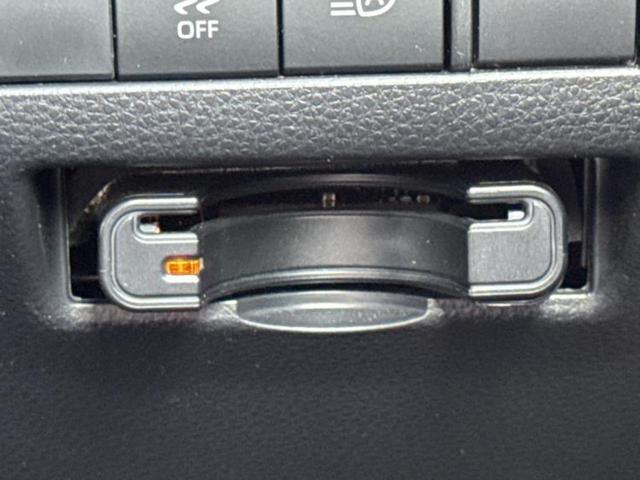 ハリアーハイブリッド ４ＷＤ　Ｇ　新品タイヤ／保証書／純正　８インチ　ＳＤナビ／デジタルインナーミラー／トヨタセーフティセンス／車線逸脱防止支援システム／シート　ハーフレザー／電動バックドア／ドライブレコーダー　純正　バックカメラ（18枚目）