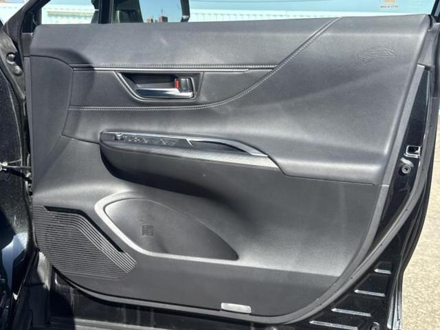 ハリアーハイブリッド ４ＷＤ　Ｇ　新品タイヤ／保証書／純正　８インチ　ＳＤナビ／デジタルインナーミラー／トヨタセーフティセンス／車線逸脱防止支援システム／シート　ハーフレザー／電動バックドア／ドライブレコーダー　純正　バックカメラ（20枚目）