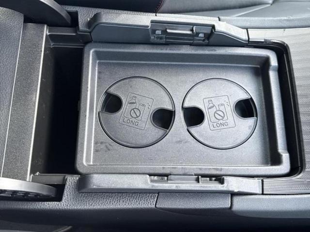 ハリアーハイブリッド ４ＷＤ　Ｇ　新品タイヤ／保証書／純正　８インチ　ＳＤナビ／デジタルインナーミラー／トヨタセーフティセンス／車線逸脱防止支援システム／シート　ハーフレザー／電動バックドア／ドライブレコーダー　純正　バックカメラ（32枚目）