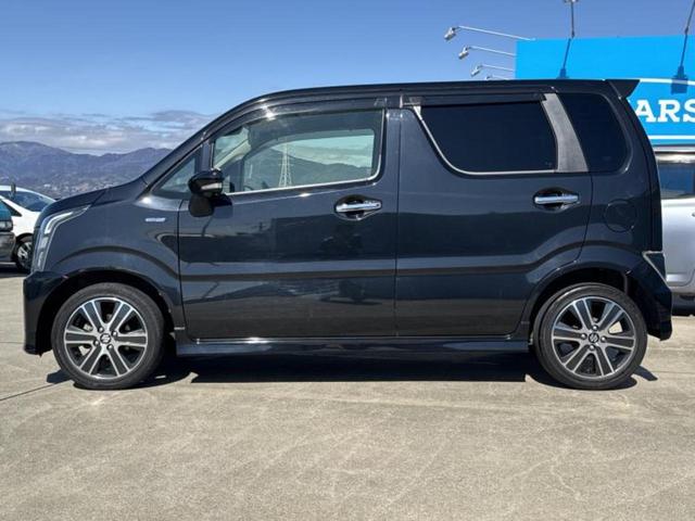 ワゴンＲスティングレー ハイブリッドＴ　新品タイヤ／純正エアロ／保証書／純正　８インチ　ＳＤナビ／デュアルカメラブレーキサポート（スズキ）／シートヒーター　運転席／全方位モニター／車線逸脱防止支援システム／ドライブレコーダー　純正　ターボ（2枚目）