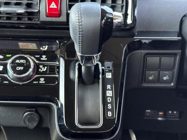 タント カスタムRSスタイルセレクション 新品タイヤ/保証書/純正 SDナビ/スマートアシスト(トヨタ・ダイハツ)/両側電動スライドドア/シートヒーター 前席/パノラマモニター/車線逸脱防止支援システム/シート ハーフレザー 全周囲カメラ(17枚目)