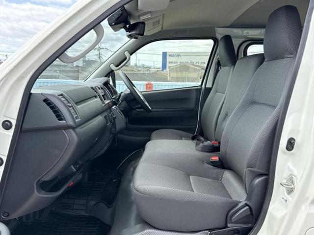 ハイエースバン ロングＤＸ　保証書／トヨタセーフティセンス／車線逸脱防止支援システム／ドライブレコーダー　純正／ＥＴＣ／ＥＢＤ付ＡＢＳ／横滑り防止装置／衝突安全ボディ／ＭＴモード付き／パワーウインドウ／エンジンスタートボタン（5枚目）