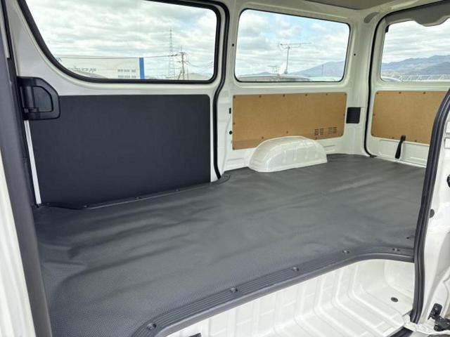 ハイエースバン ロングＤＸ　保証書／トヨタセーフティセンス／車線逸脱防止支援システム／ドライブレコーダー　純正／ＥＴＣ／ＥＢＤ付ＡＢＳ／横滑り防止装置／衝突安全ボディ／ＭＴモード付き／パワーウインドウ／エンジンスタートボタン（6枚目）