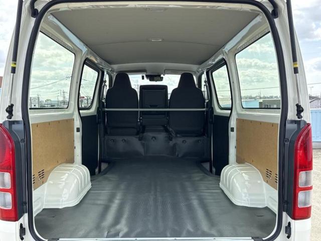 ハイエースバン ロングＤＸ　保証書／トヨタセーフティセンス／車線逸脱防止支援システム／ドライブレコーダー　純正／ＥＴＣ／ＥＢＤ付ＡＢＳ／横滑り防止装置／衝突安全ボディ／ＭＴモード付き／パワーウインドウ／エンジンスタートボタン（7枚目）