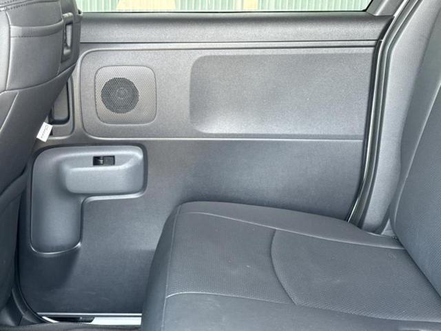 シエンタ ハイブリッドＧ　新品タイヤ／保証書／ディスプレイオーディオ＋ナビ１０インチ／トヨタセーフティセンス／両側電動スライドドア／シートヒーター　前席／パノラミックビューモニター／車線逸脱防止支援システム　全周囲カメラ（24枚目）