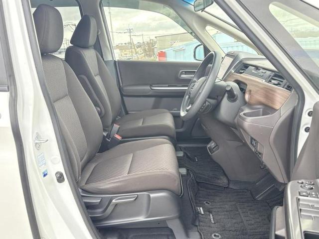 フリードハイブリッド ハイブリッドＧ　新品タイヤ／保証書／純正　１０インチ　ＳＤナビ／ホンダセンシング／両側電動スライドドア／シートヒーター　前席／車線逸脱防止支援システム／ドライブレコーダー　純正／ヘッドランプ　ＬＥＤ　バックカメラ（4枚目）