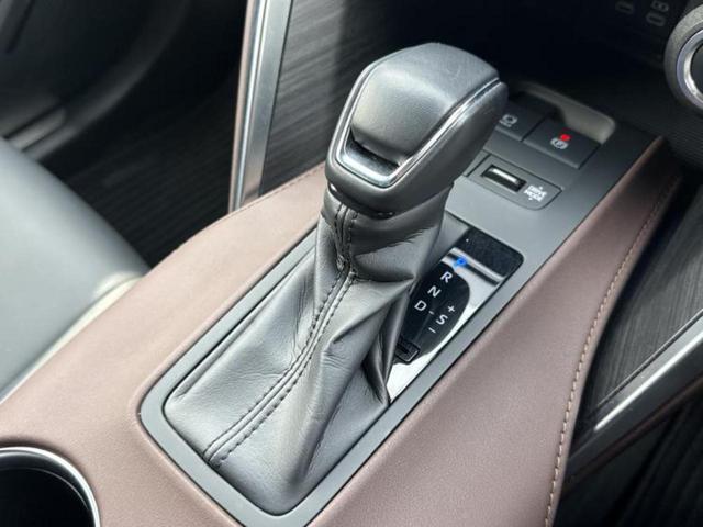 ハリアーハイブリッド Ｚ　モデリスタエアロ／ＪＢＬ／保証書／純正　１２．３インチ　メモリーナビ／デジタルインナーミラー／トヨタセーフティセンス／車線逸脱防止支援システム／シート　ハーフレザー／電動バックドア　フルエアロ（18枚目）