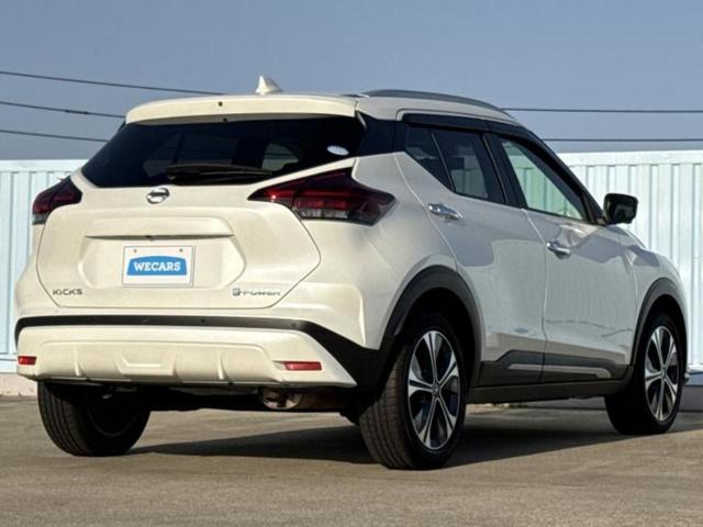 キックス Ｘ　保証書／純正　９インチ　メモリーナビ／インテリジェントルームミラー／エマージェンシーブレーキ／シートヒーター　前席／アラウンドビューモニター／車線逸脱防止支援システム／プロパイロット　全周囲カメラ（3枚目）