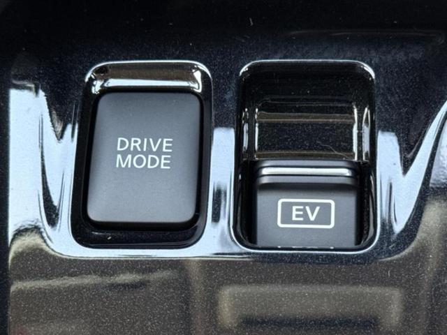 キックス Ｘ　保証書／純正　９インチ　メモリーナビ／インテリジェントルームミラー／エマージェンシーブレーキ／シートヒーター　前席／アラウンドビューモニター／車線逸脱防止支援システム／プロパイロット　全周囲カメラ（30枚目）