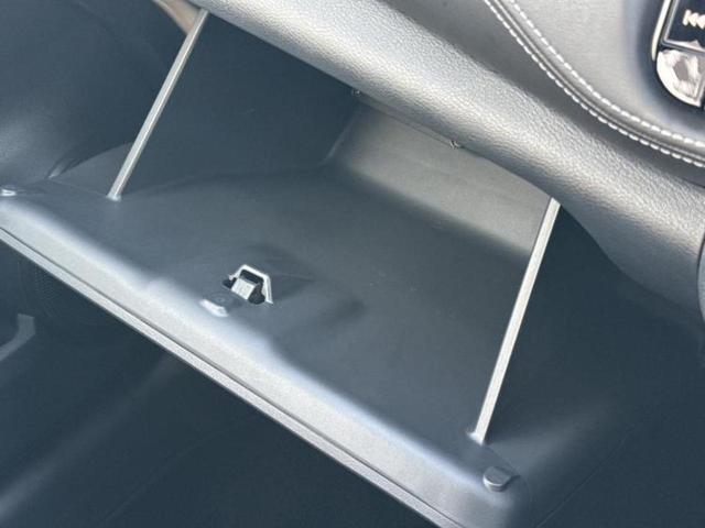 キックス Ｘ　保証書／純正　９インチ　メモリーナビ／インテリジェントルームミラー／エマージェンシーブレーキ／シートヒーター　前席／アラウンドビューモニター／車線逸脱防止支援システム／プロパイロット　全周囲カメラ（38枚目）