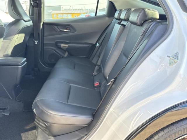 プリウス Ｚ　新品タイヤ／保証書／ディスプレイオーディオ＋ナビ／トヨタセーフティセンス／シートエアコン／全方位モニター／車線逸脱防止支援システム／シート　合皮／パーキングアシスト　自動操舵　衝突被害軽減システム（7枚目）