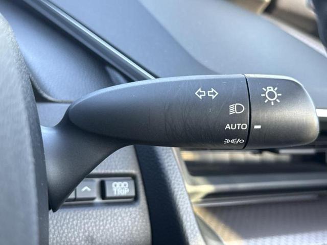 プリウス Ｚ　新品タイヤ／保証書／ディスプレイオーディオ＋ナビ／トヨタセーフティセンス／シートエアコン／全方位モニター／車線逸脱防止支援システム／シート　合皮／パーキングアシスト　自動操舵　衝突被害軽減システム（16枚目）