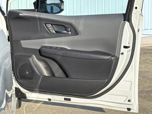 プリウス Ｚ　新品タイヤ／保証書／ディスプレイオーディオ＋ナビ／トヨタセーフティセンス／シートエアコン／全方位モニター／車線逸脱防止支援システム／シート　合皮／パーキングアシスト　自動操舵　衝突被害軽減システム（20枚目）