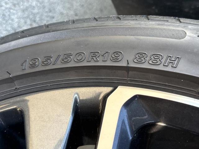 プリウス Ｚ　新品タイヤ／保証書／ディスプレイオーディオ＋ナビ／トヨタセーフティセンス／シートエアコン／全方位モニター／車線逸脱防止支援システム／シート　合皮／パーキングアシスト　自動操舵　衝突被害軽減システム（51枚目）