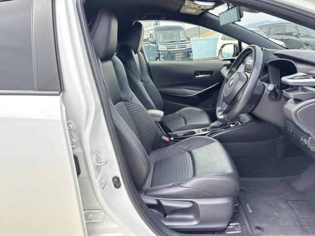 カローラツーリング ハイブリッドダブルバイビー　保証書／社外　９インチ　ＳＤナビ／トヨタセーフティセンス／車線逸脱防止支援システム／シート　ハーフレザー／ドライブレコーダー　前後／ヘッドランプ　ＬＥＤ／ＥＴＣ／ＥＢＤ付ＡＢＳ／横滑り防止装置（4枚目）