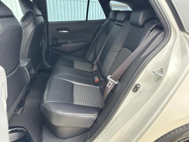 カローラツーリング ハイブリッドダブルバイビー　保証書／社外　９インチ　ＳＤナビ／トヨタセーフティセンス／車線逸脱防止支援システム／シート　ハーフレザー／ドライブレコーダー　前後／ヘッドランプ　ＬＥＤ／ＥＴＣ／ＥＢＤ付ＡＢＳ／横滑り防止装置（7枚目）