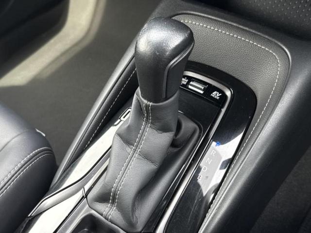 カローラツーリング ハイブリッドダブルバイビー　保証書／社外　９インチ　ＳＤナビ／トヨタセーフティセンス／車線逸脱防止支援システム／シート　ハーフレザー／ドライブレコーダー　前後／ヘッドランプ　ＬＥＤ／ＥＴＣ／ＥＢＤ付ＡＢＳ／横滑り防止装置（18枚目）